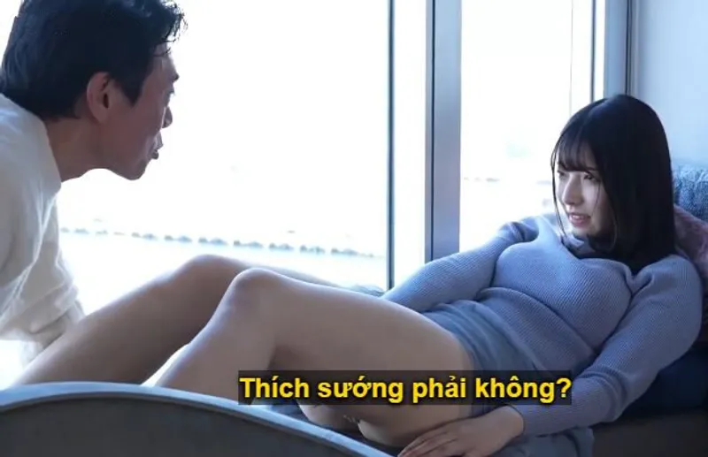 Sự chạm trán giữa ông bác và cô minh tinh trẻ tuổi mới debut tại nhà nghỉ sang trọng